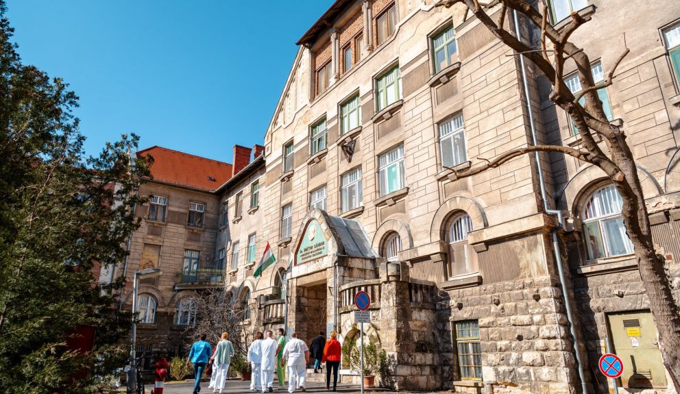 Több mint száz éves klinika kap bővítést és felújítást Pécsett