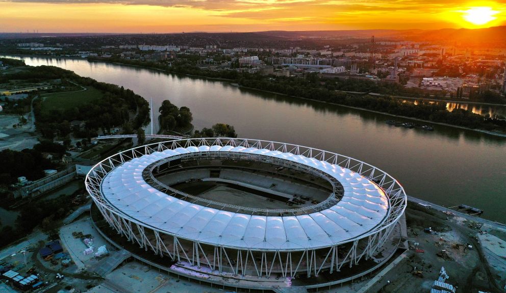 Így lehet világszínvonalú stadiont építeni – hármas interjú a NAS projektjéről