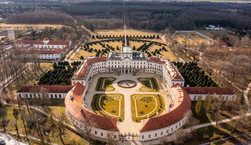 Alapkőletétel: megkezdődött Magyarország egyik legszebb kastélyának újabb fejlesztése